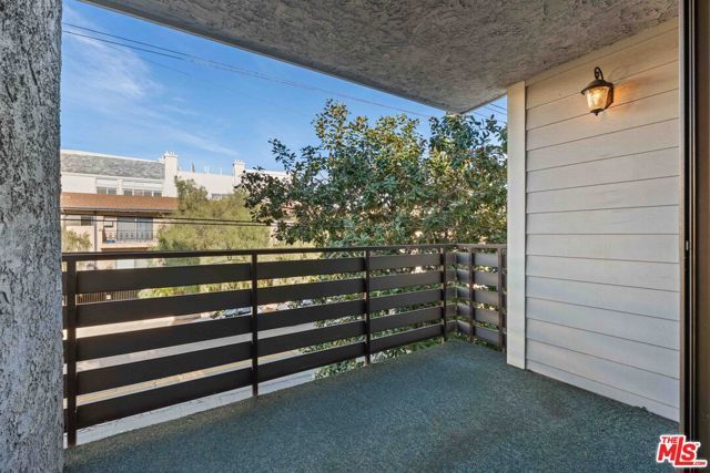 11706 Montana Avenue 204, Los Angeles, CA 90049