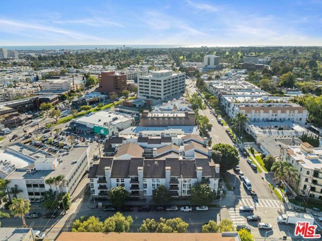 11706 Montana Avenue 204, Los Angeles, CA 90049