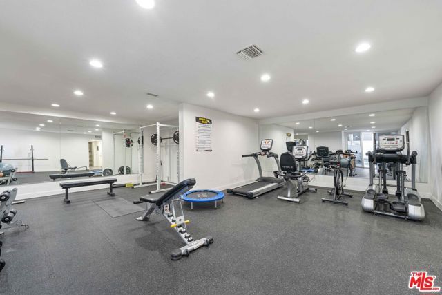 11706 Montana Avenue 204, Los Angeles, CA 90049