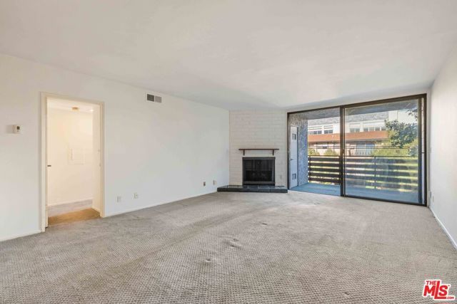 11706 Montana Avenue 204, Los Angeles, CA 90049