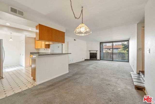 11706 Montana Avenue 204, Los Angeles, CA 90049