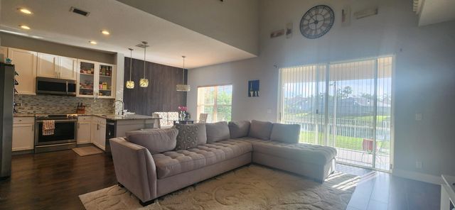 4723 NW 119th Avenue, Coral Springs, FL 33076