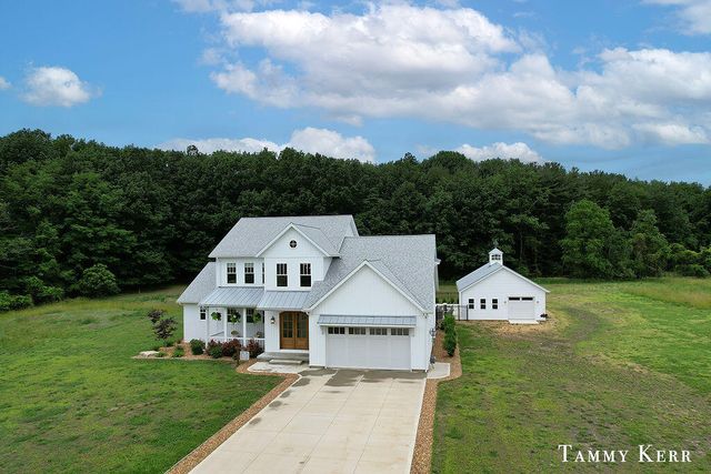 7067 118th Avenue, Fennville, MI 49408