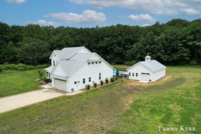 7067 118th Avenue, Fennville, MI 49408