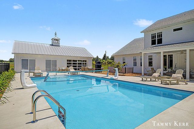 7067 118th Avenue, Fennville, MI 49408