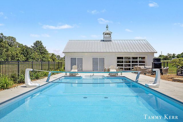 7067 118th Avenue, Fennville, MI 49408