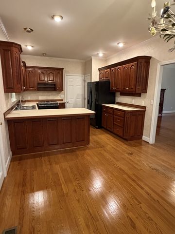 529 Ridgecrest Dr, Mcminnville, TN 37110