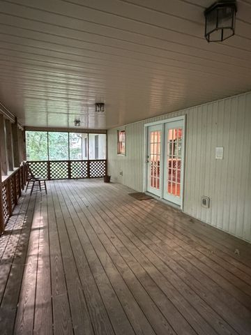529 Ridgecrest Dr, Mcminnville, TN 37110