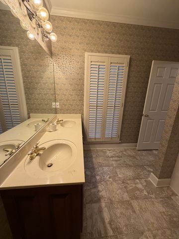 529 Ridgecrest Dr, Mcminnville, TN 37110