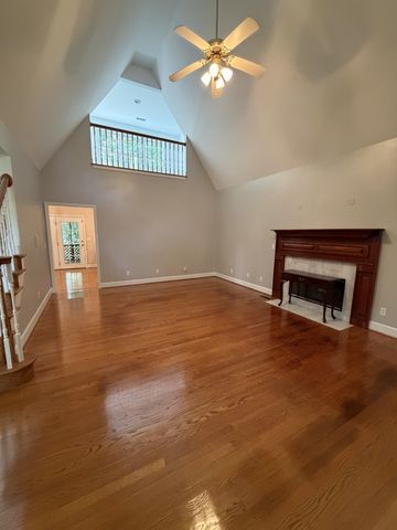 529 Ridgecrest Dr, Mcminnville, TN 37110
