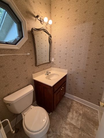 529 Ridgecrest Dr, Mcminnville, TN 37110