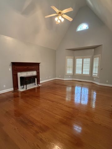 529 Ridgecrest Dr, Mcminnville, TN 37110