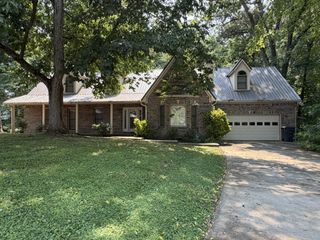 529 Ridgecrest Dr, Mcminnville, TN 37110