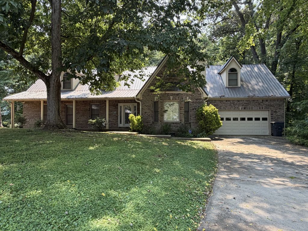 529 Ridgecrest Dr, Mcminnville, TN 37110