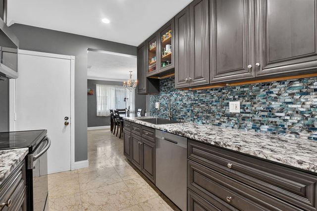 257 SW 5th Street, Boca Raton, FL 33432