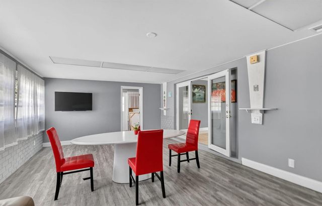 257 SW 5th Street, Boca Raton, FL 33432