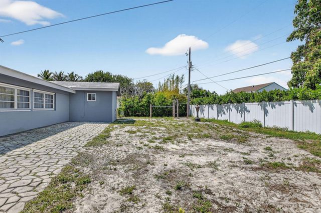 257 SW 5th Street, Boca Raton, FL 33432
