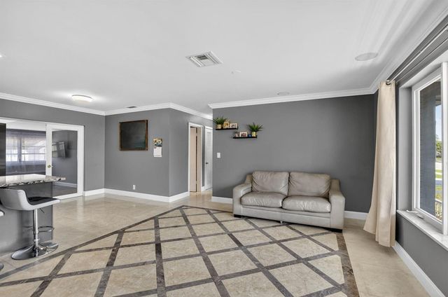 257 SW 5th Street, Boca Raton, FL 33432