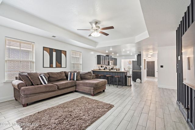 8898 Kathryn Grace Drive, Southaven, MS 38671