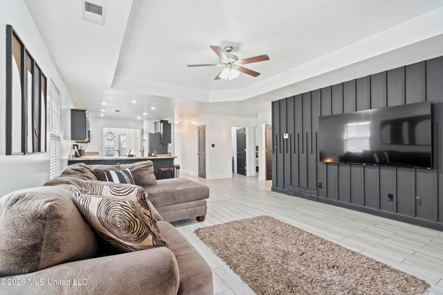 8898 Kathryn Grace Drive, Southaven, MS 38671