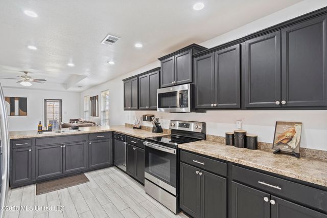 8898 Kathryn Grace Drive, Southaven, MS 38671