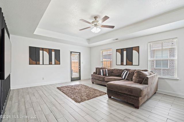 8898 Kathryn Grace Drive, Southaven, MS 38671