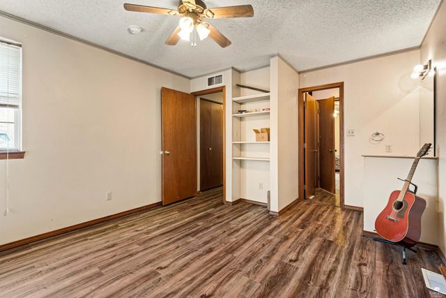 819 Mission Avenue, Manhattan, KS 66502