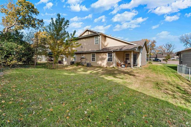 819 Mission Avenue, Manhattan, KS 66502