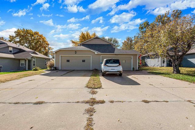 819 Mission Avenue, Manhattan, KS 66502