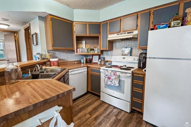 819 Mission Avenue, Manhattan, KS 66502