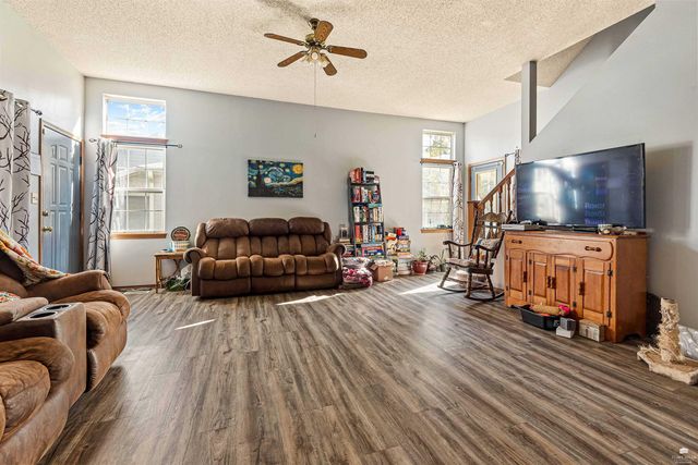 819 Mission Avenue, Manhattan, KS 66502