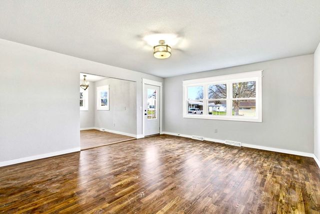 517 Myrtle Street, Monett, MO 65708