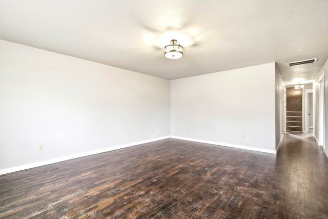 517 Myrtle Street, Monett, MO 65708