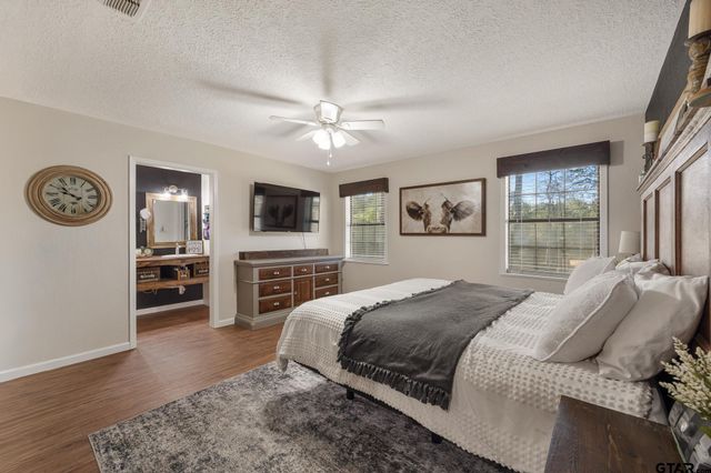 10194 Creek Bend Dr, Tyler, TX 75707