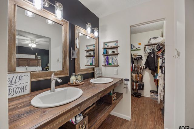 10194 Creek Bend Dr, Tyler, TX 75707