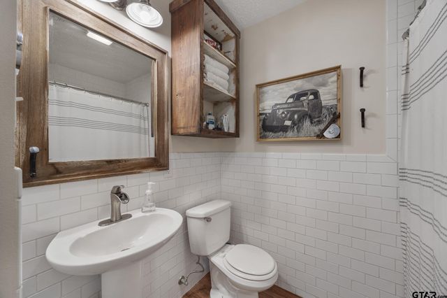 10194 Creek Bend Dr, Tyler, TX 75707