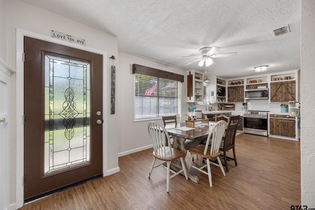 10194 Creek Bend Dr, Tyler, TX 75707