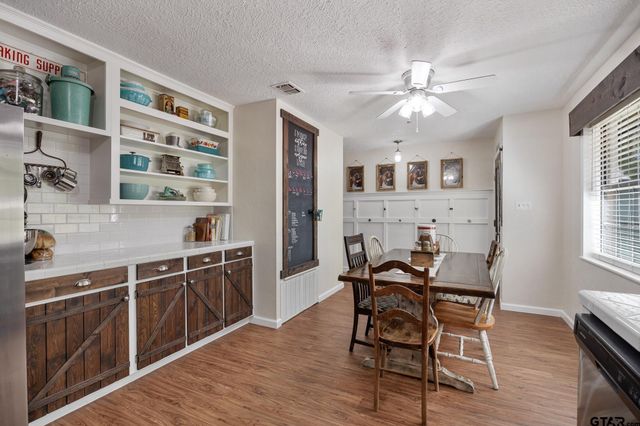 10194 Creek Bend Dr, Tyler, TX 75707