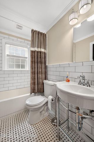 3104 Eagle Pass, Louisville, KY 40213
