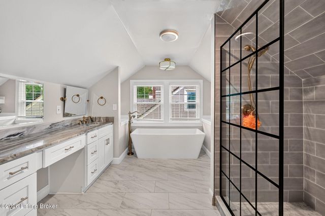 3104 Eagle Pass, Louisville, KY 40213