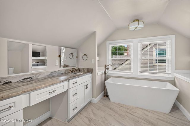 3104 Eagle Pass, Louisville, KY 40213