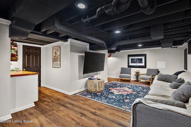 3104 Eagle Pass, Louisville, KY 40213