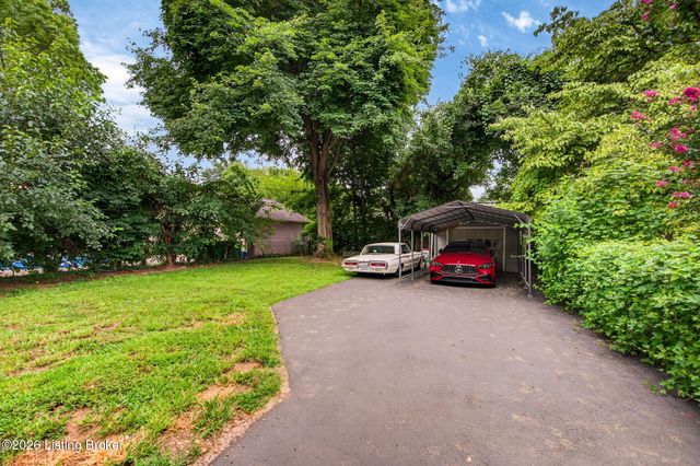3104 Eagle Pass, Louisville, KY 40213