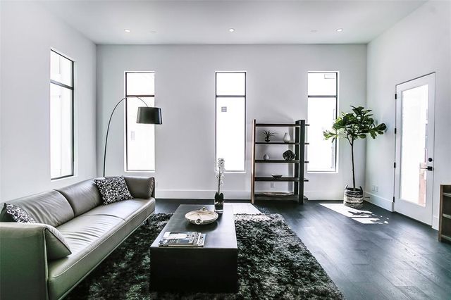 317 E 2nd Street, Houston, TX 77007