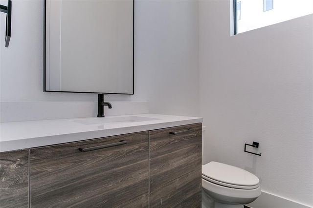 317 E 2nd Street, Houston, TX 77007