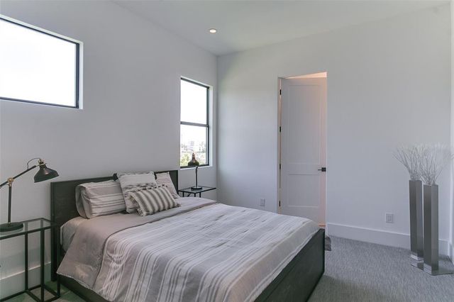 317 E 2nd Street, Houston, TX 77007