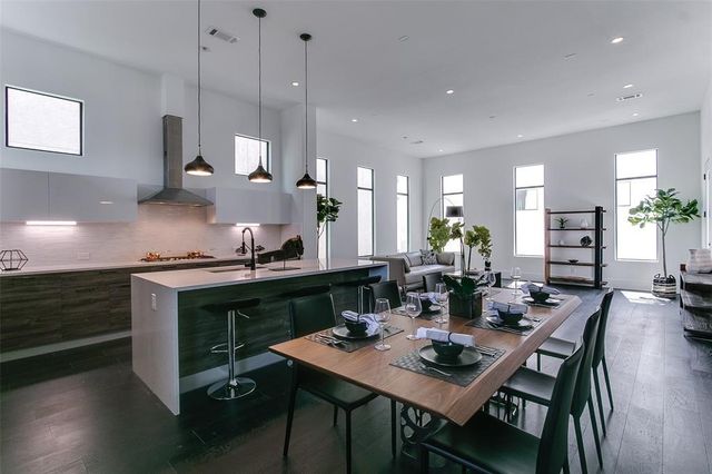 317 E 2nd Street, Houston, TX 77007