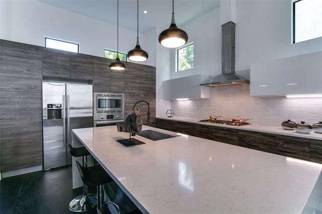 317 E 2nd Street, Houston, TX 77007