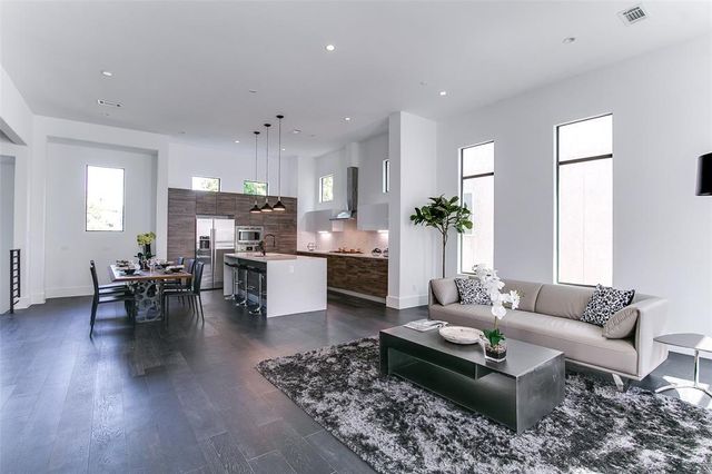 317 E 2nd Street, Houston, TX 77007