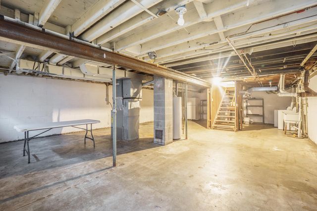 1315 Sutherland Avenue, Kalamazoo, MI 49006
